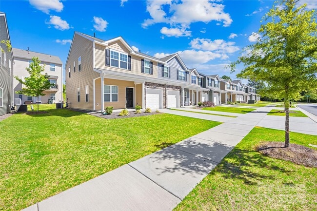 Building Photo - 16040 Simril Ct