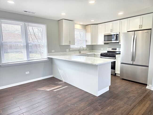 Building Photo - 7841 74th St