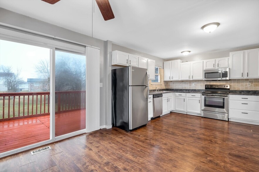 Building Photo - 2534 Millvalley Dr