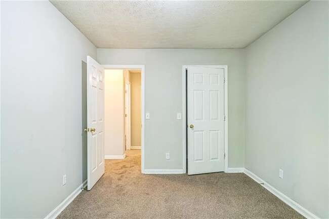 Building Photo - 5638 Fair Creek Way