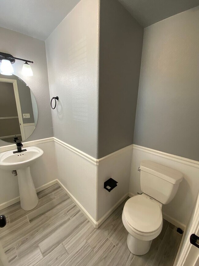 Building Photo - 3461 Alcove Way