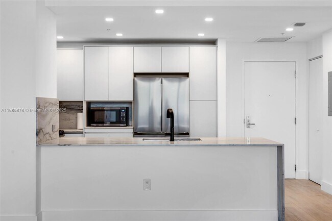 Building Photo - 7901 Hispanola Ave