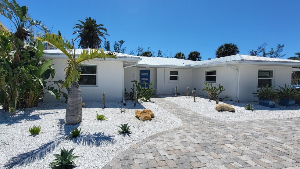 Primary Photo - 306 Island Cir