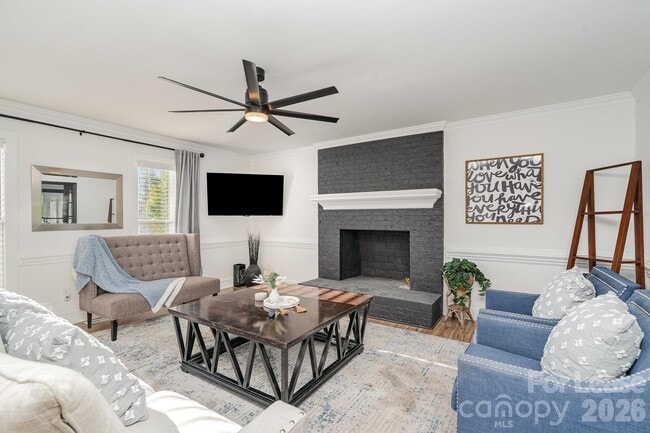 Building Photo - 8823 Dartmoor Pl