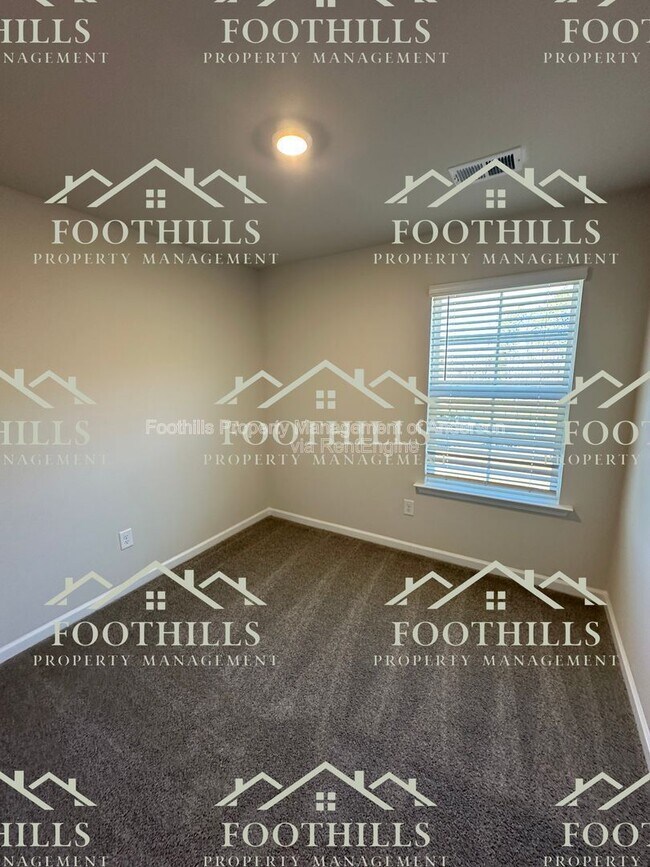 Building Photo - 1655 E Greenville St