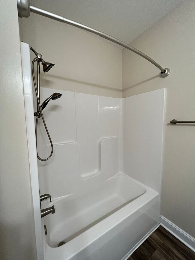 Building Photo - 407 Tradewind Trl