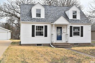 Building Photo - Check this Lovely 3-Bedroom Home!