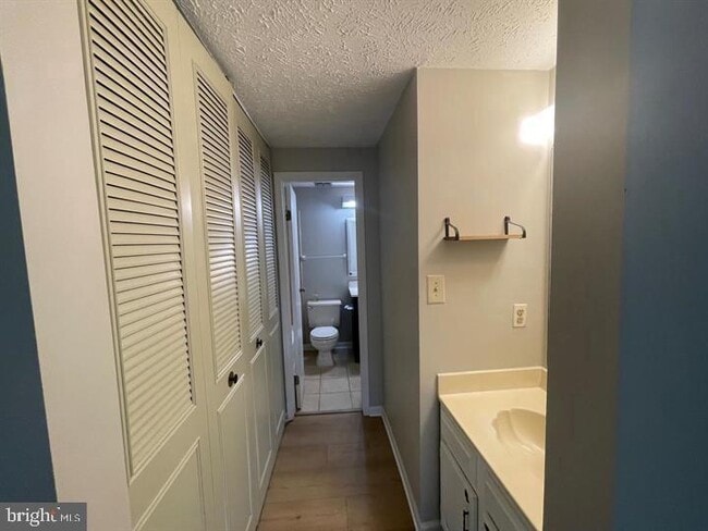 Building Photo - 11906 Fieldthorn Ct