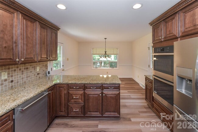 Building Photo - 2630 Fernbank Dr