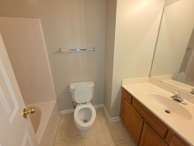 Building Photo - 9933 Birch Knoll Ct
