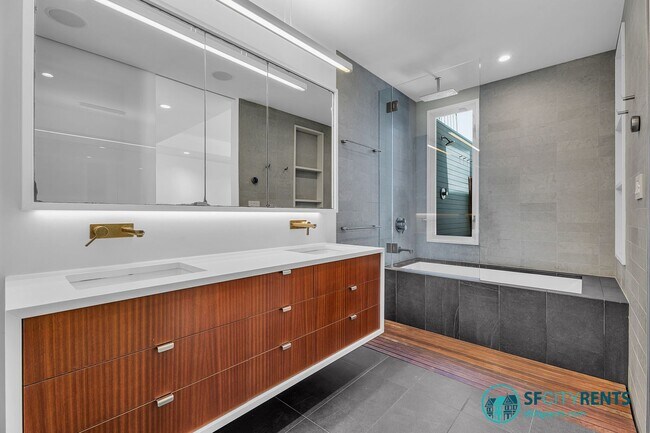 Building Photo - Bernal Heights: Remodeled Single Family Home w/ Views, Hot Tub & Solar Panels