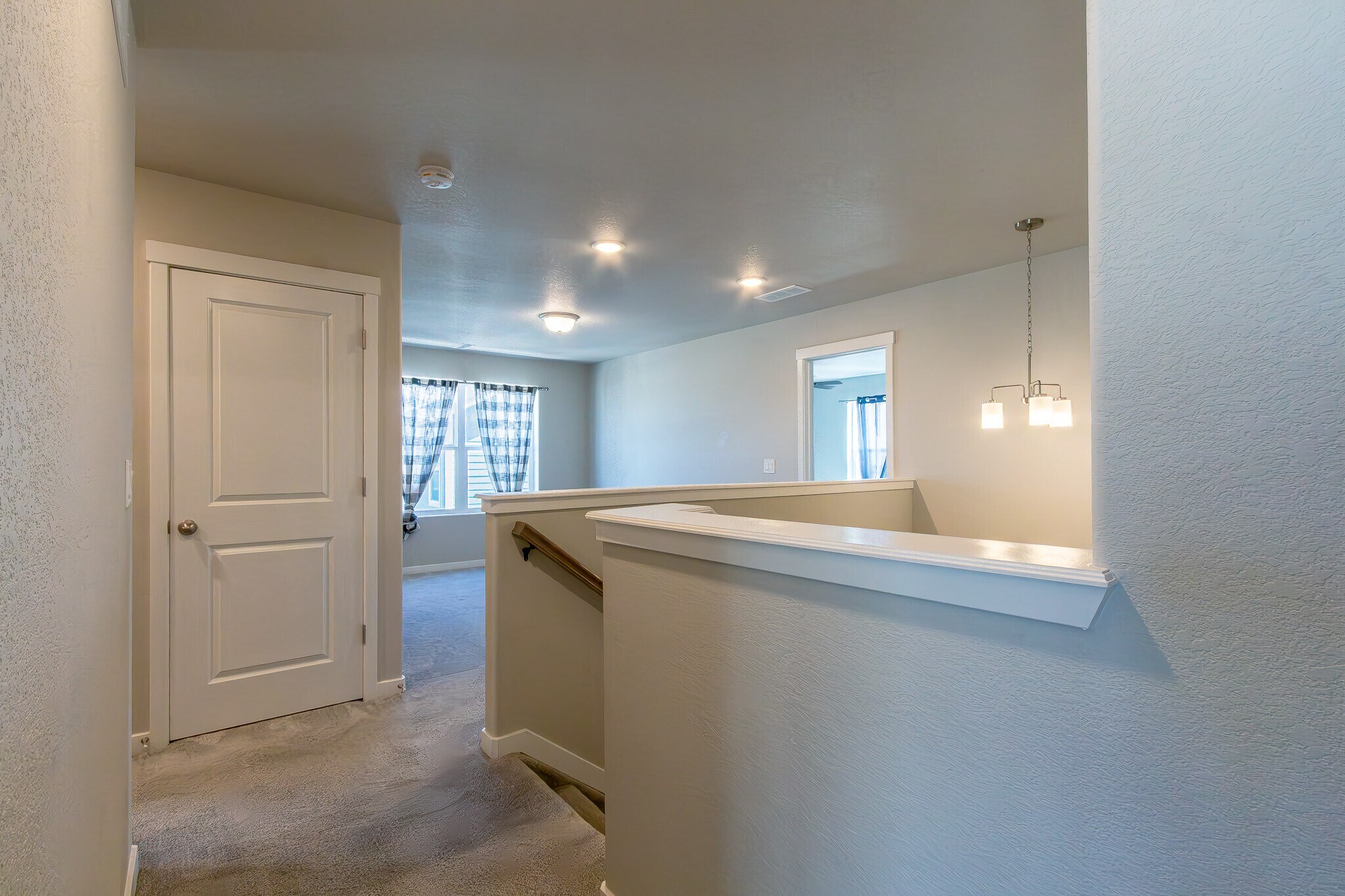 Building Photo - 8136 Lookout Ct