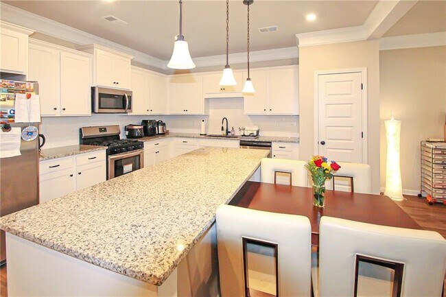 Building Photo - 2273 Buford Town Dr