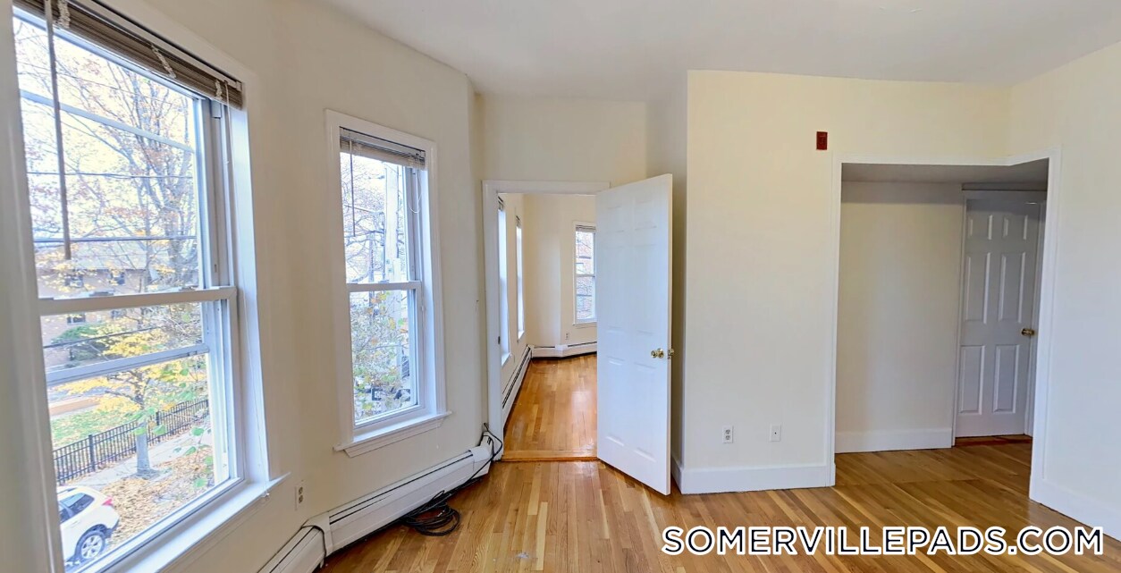 Building Photo - 38 Bond St