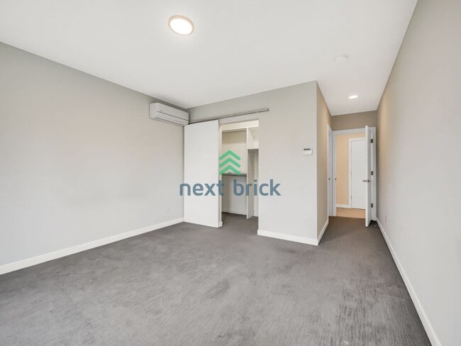 Building Photo - 3 Bed 2.5 Bath Greenwood Home