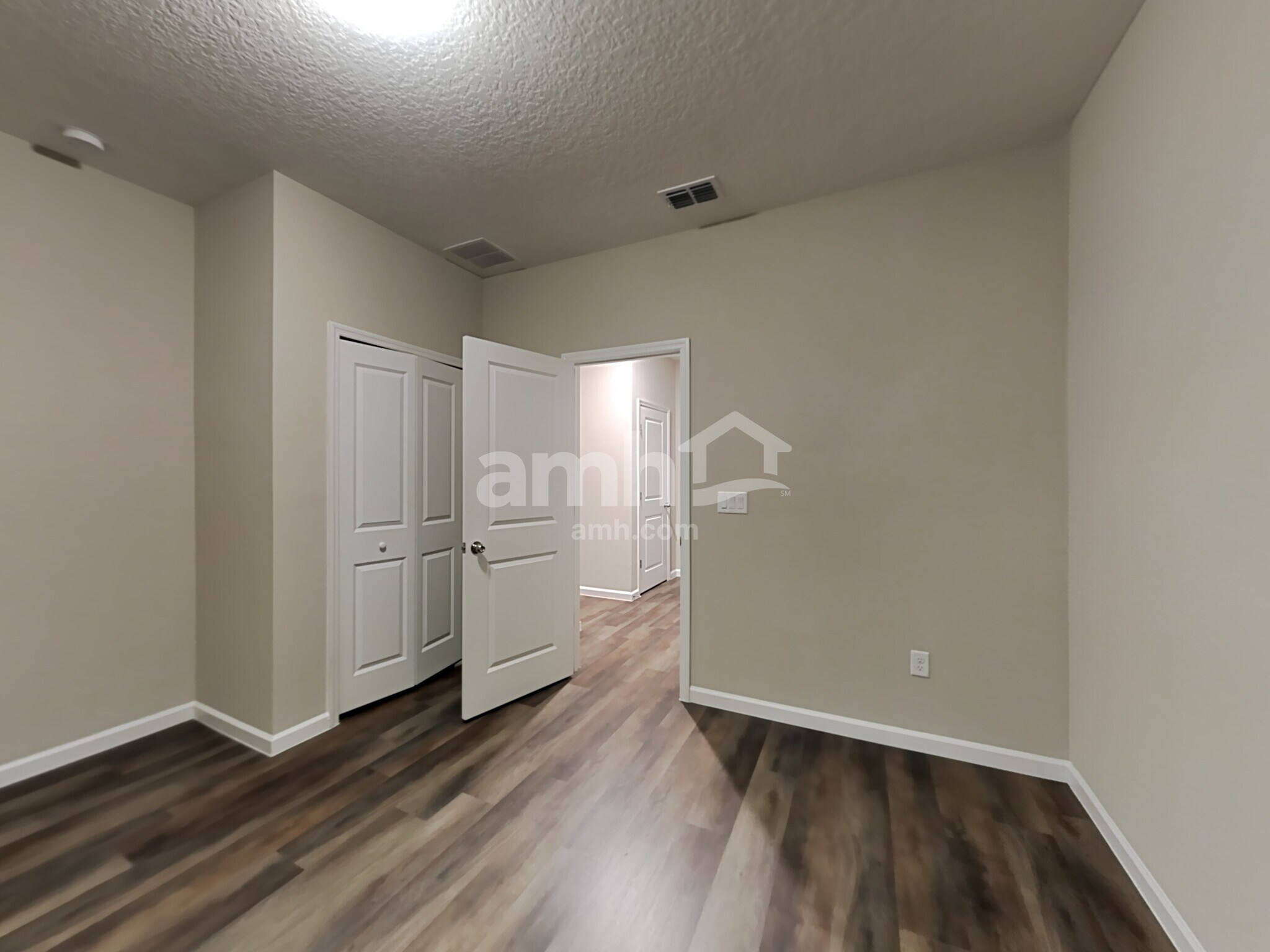 Building Photo - 60 Hemlock Point