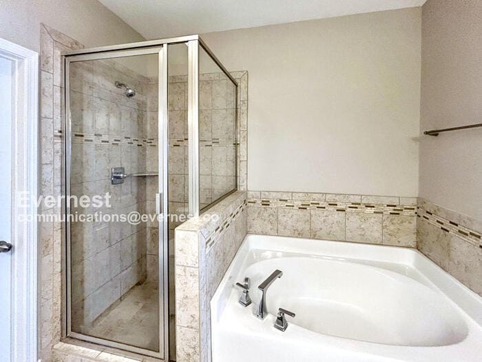 Building Photo - 744 Westcott Ln