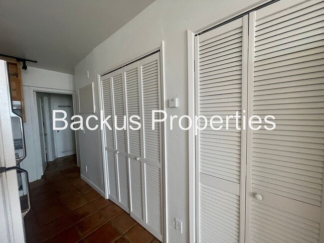 Building Photo - Wonderful furnished loft in upper Seaside