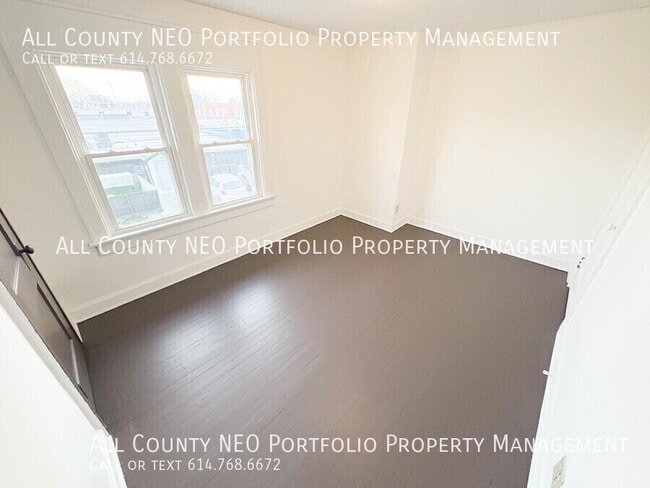 Building Photo - 19 N Wayne Ave