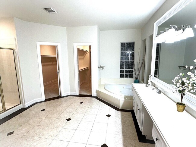 Building Photo - 5519 Bridlewood Dr