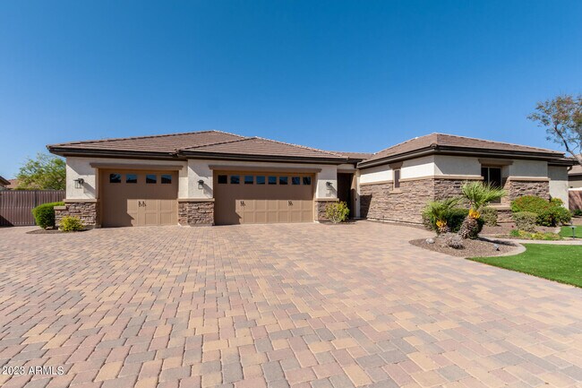 Building Photo - 19888 E Russet Rd