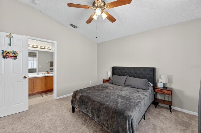 Building Photo - 11812 Lynmoor Dr