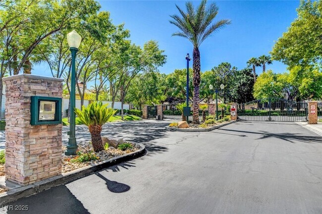 Building Photo - 4683 Clay Peak Dr