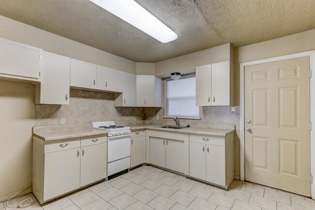 Building Photo - 4172 NW 23rd St