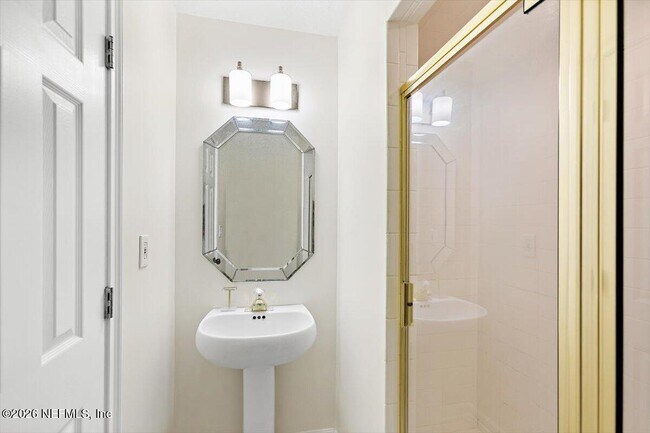 Building Photo - 639 Queens Harbor Blvd