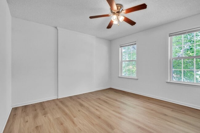Building Photo - 102 Glenlea Ln