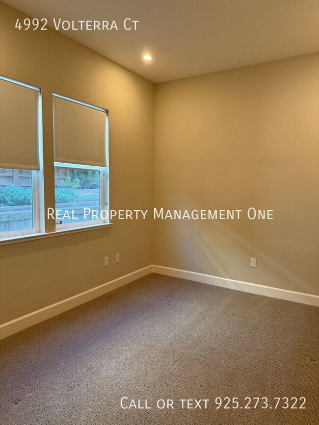 Building Photo - 4992 Volterra Ct