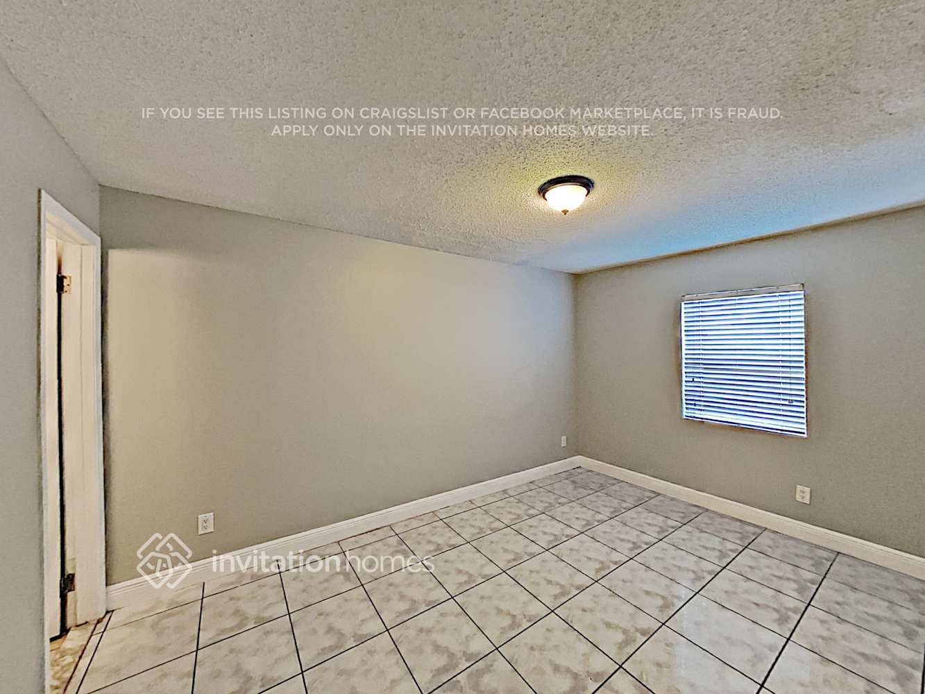 Building Photo - 302 Iowa Woods Cir W