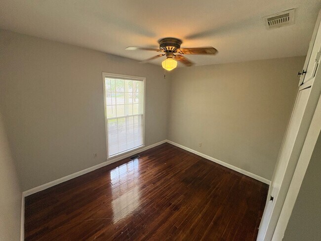 Building Photo - 104 Herty Dr