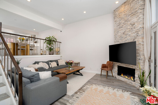 Building Photo - 4435 Alla Rd