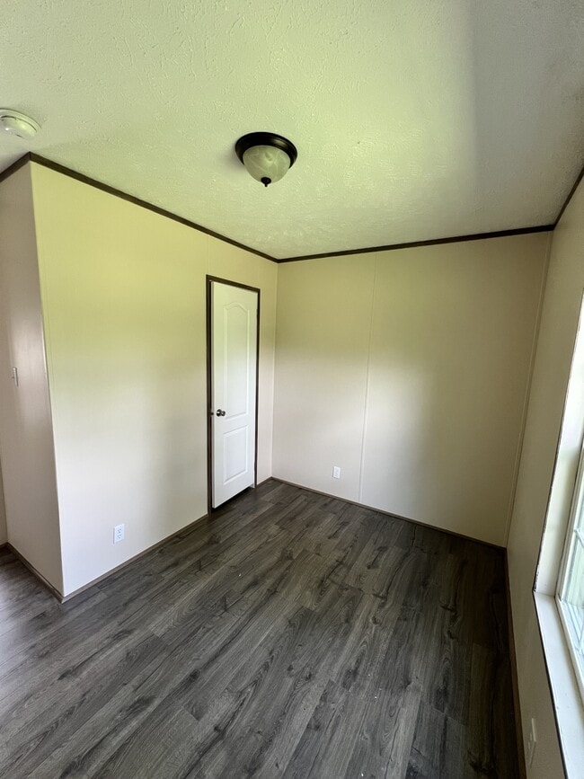 Building Photo - 1438 Mountain Valley Rd