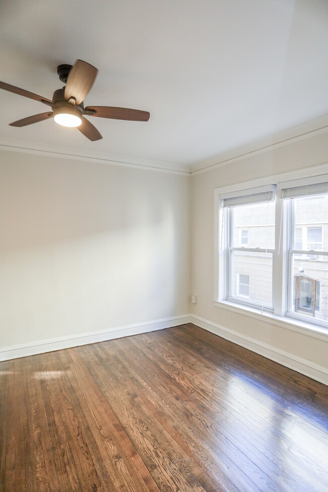 Building Photo - 5746 S Stony Island Ave