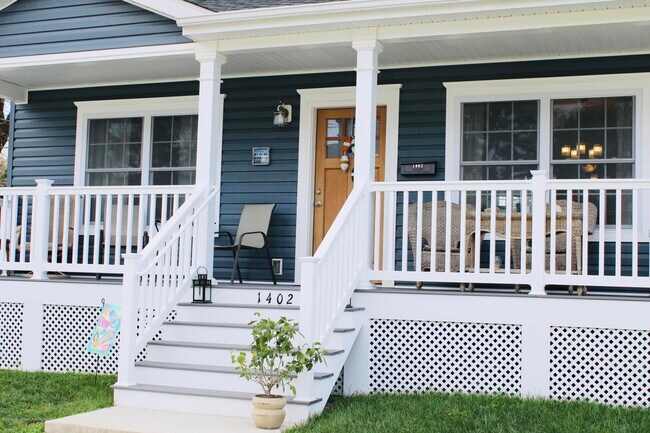 Building Photo - 1402 C St