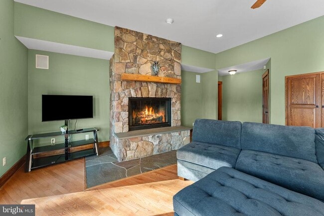 Building Photo - 3535 Meadow Rd