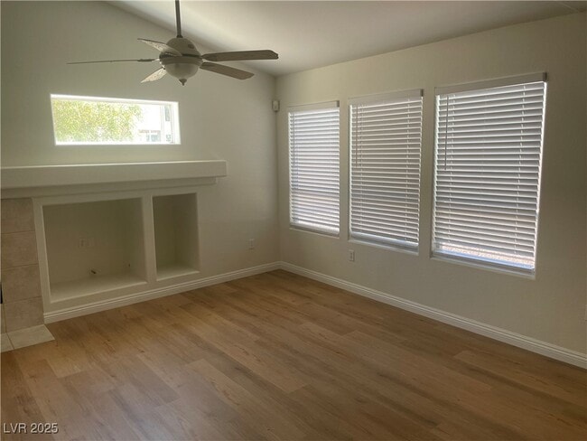 Building Photo - 9680 Redstar St