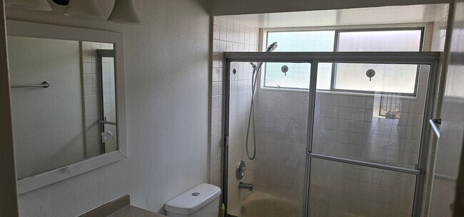 Building Photo - 3 bedroom 2 Bath Single Level Home