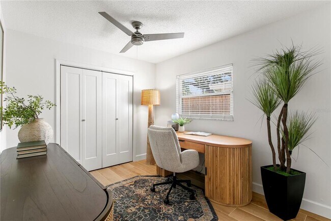 Building Photo - 508 Columbia Dr