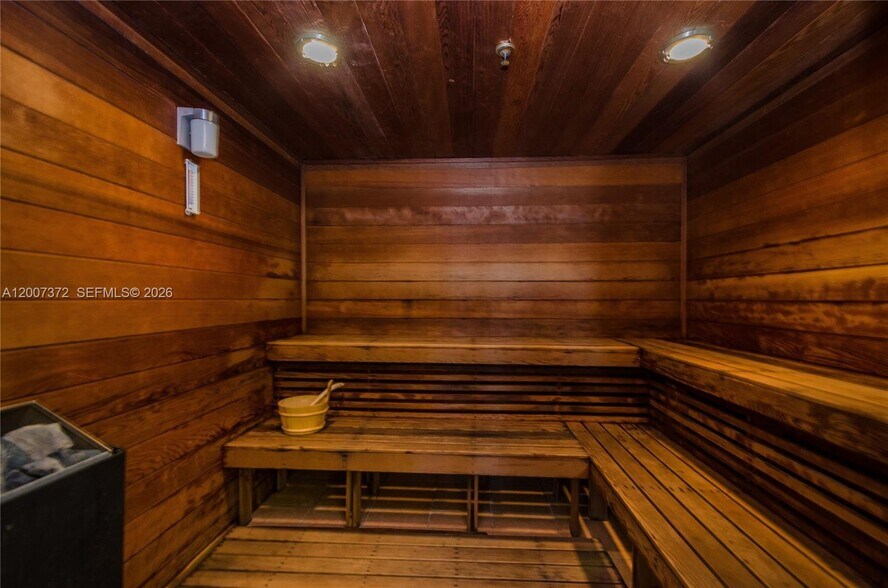 Building Photo - 1643 Brickell Ave