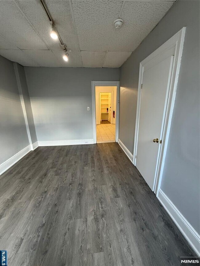 Building Photo - 322 Anderson Ave