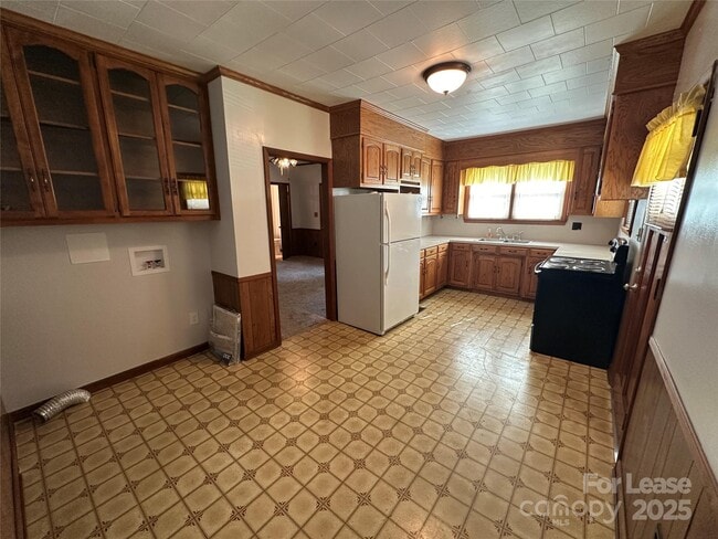 Building Photo - 4537 Burton Ln
