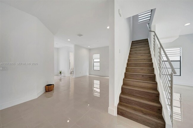 Building Photo - 1454 SW 23rd St