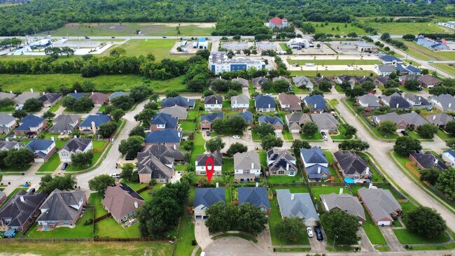 Building Photo - 9002 Sundown Dr