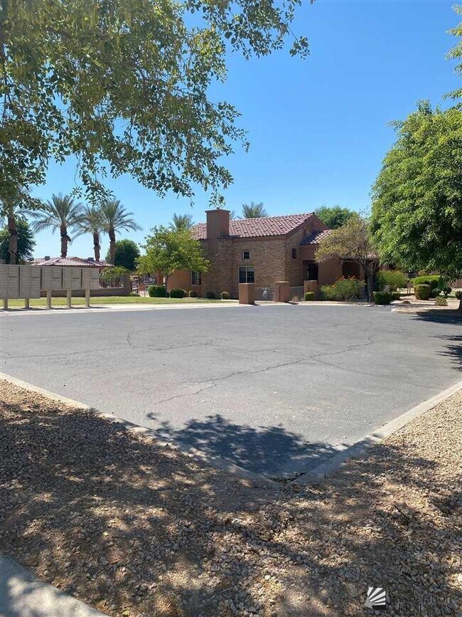Building Photo - 2748 S Evenfall Dr
