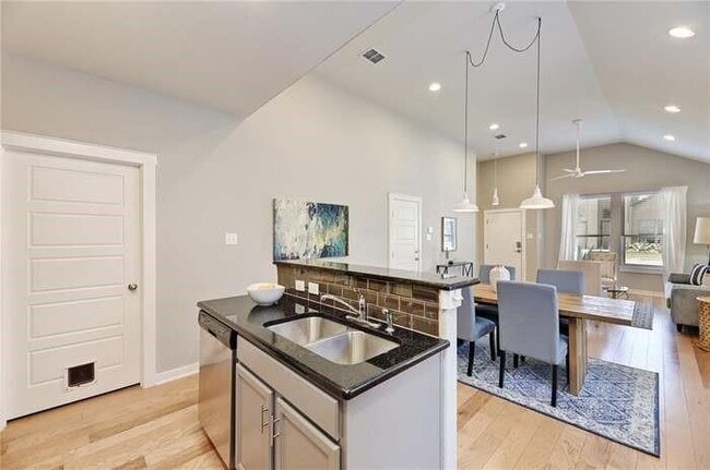 Building Photo - 2001 Faro Dr