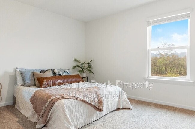 Building Photo - 6127 Prickly Lp