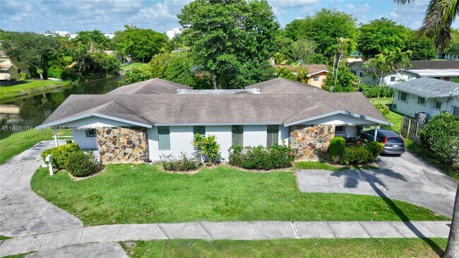 Building Photo - 10722 SW 77th Ave